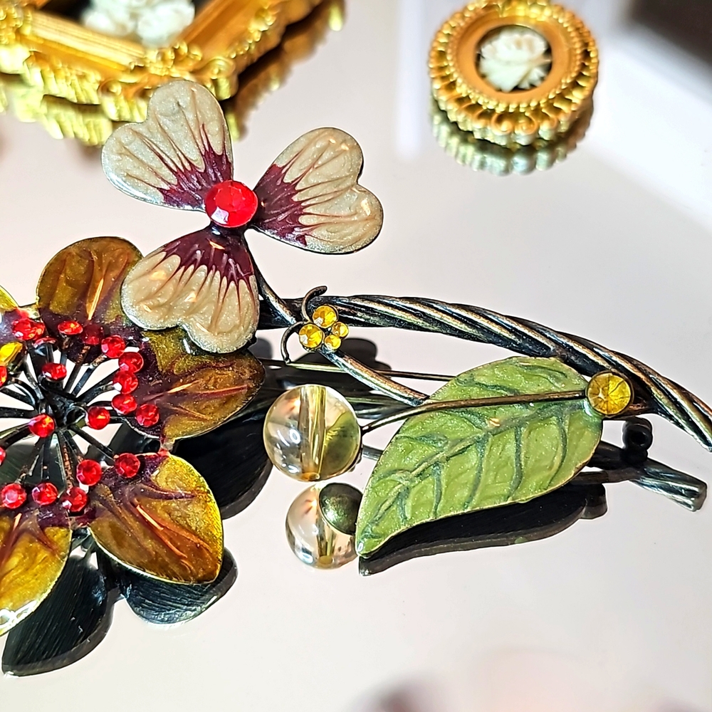 Large Flower Brooch - Picture 3 of 6